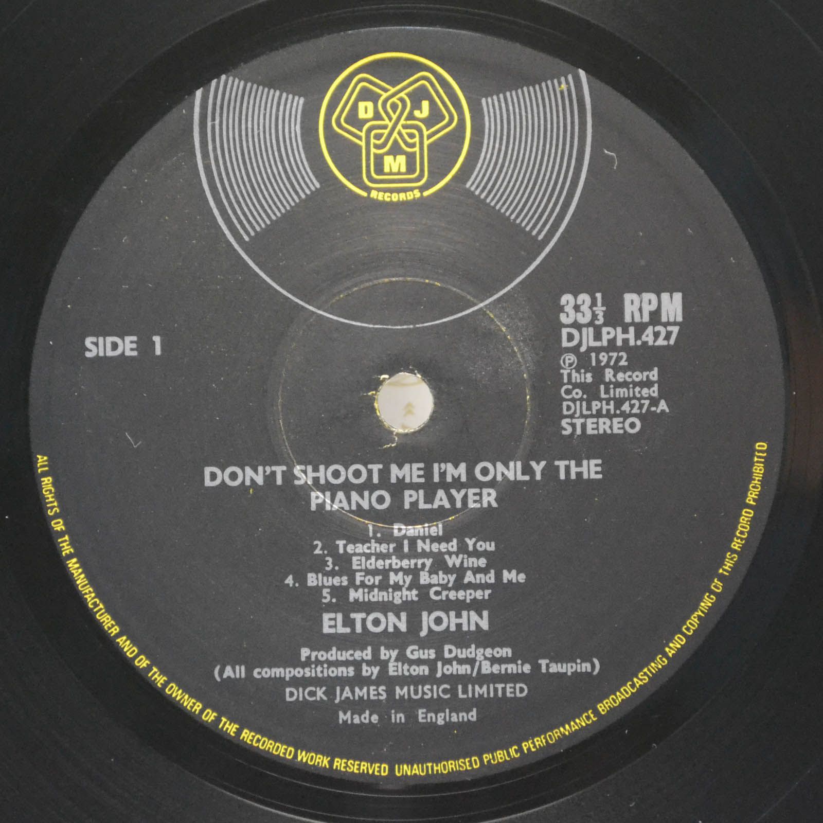 Elton John — Don't Shoot Me I'm Only The Piano Player (UK, booklet), 1972