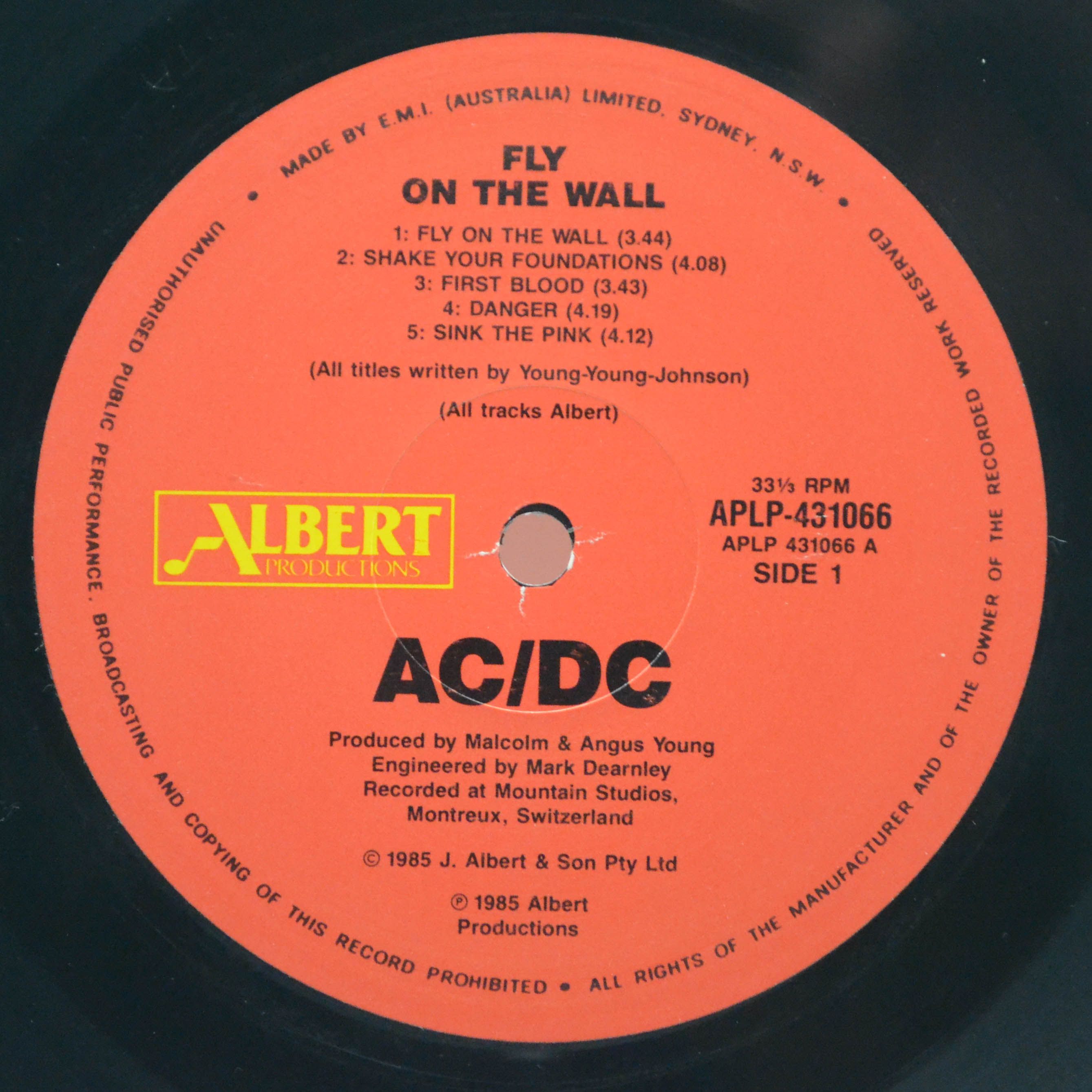 AC/DC — Fly On The Wall (1-st, Australia), 1985