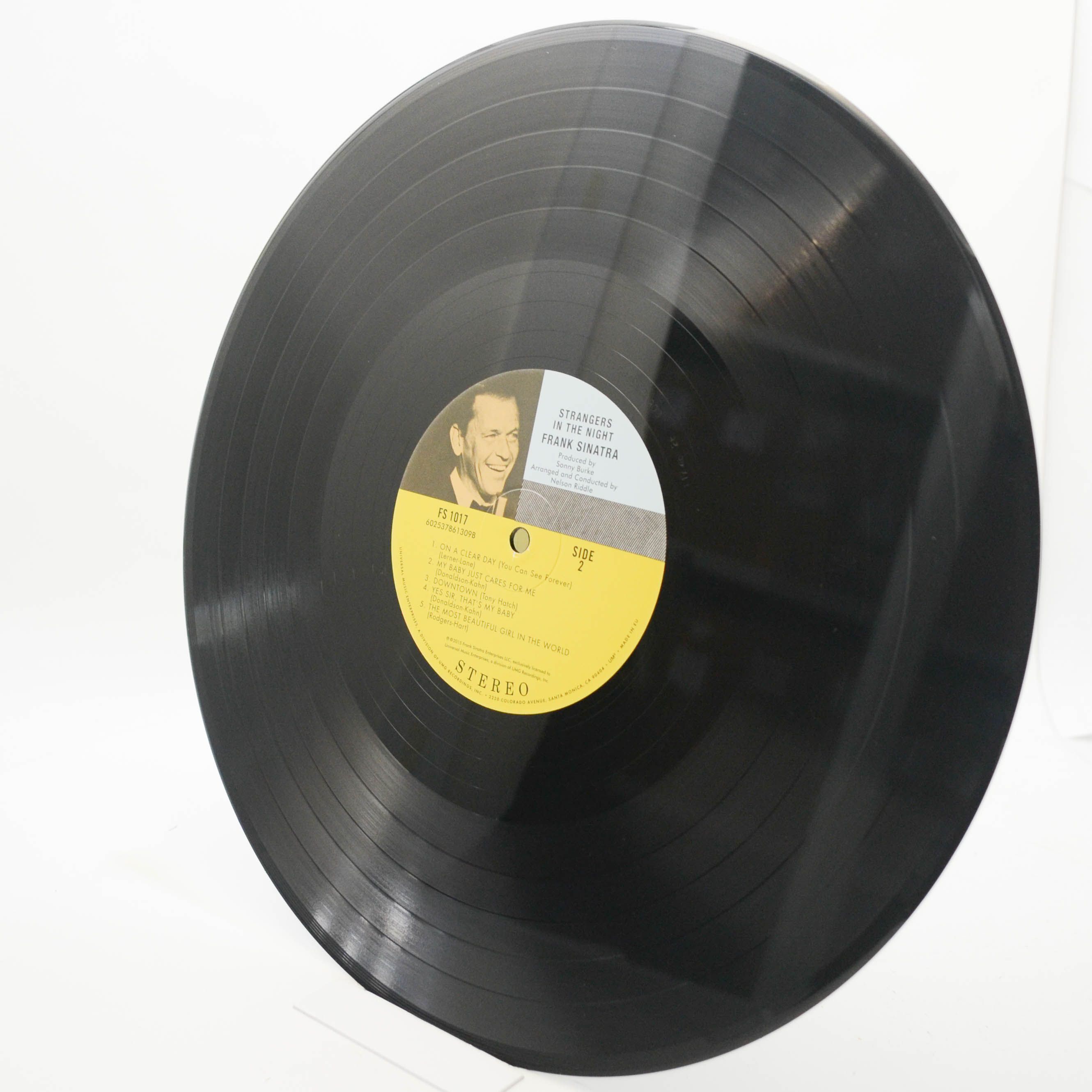 Frank Sinatra — Strangers In The Night, 1966