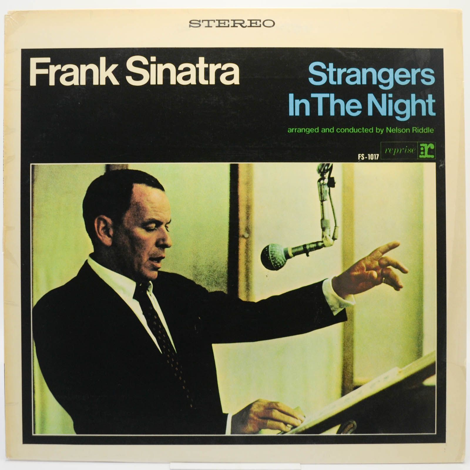 Frank Sinatra — Strangers In The Night, 1966