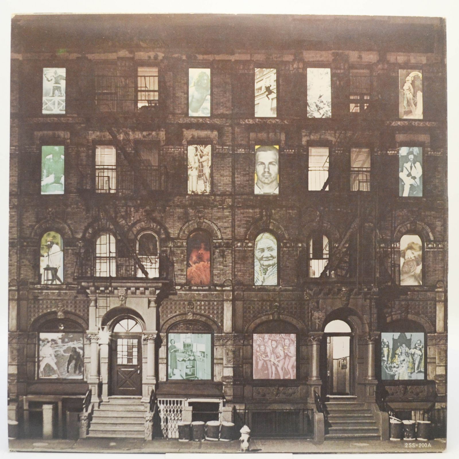 Led zeppelin physical. Лед Зеппелин physical Graffiti. Led Zeppelin physical Graffiti LP. Led Zeppelin physical Graffiti 1975 обложка. Led Zeppelin. Physical Graffiti 2 LP.