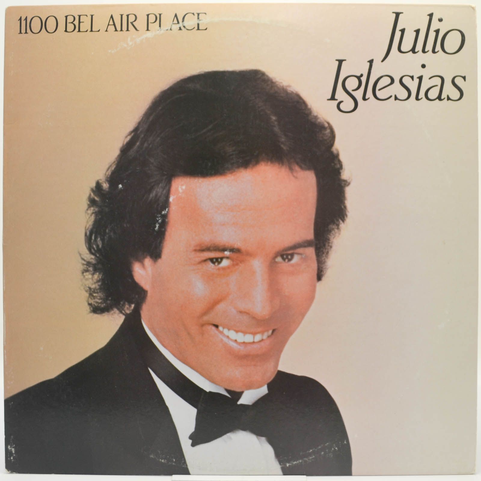 Julio Iglesias — 1100 Bel Air Place, 1984