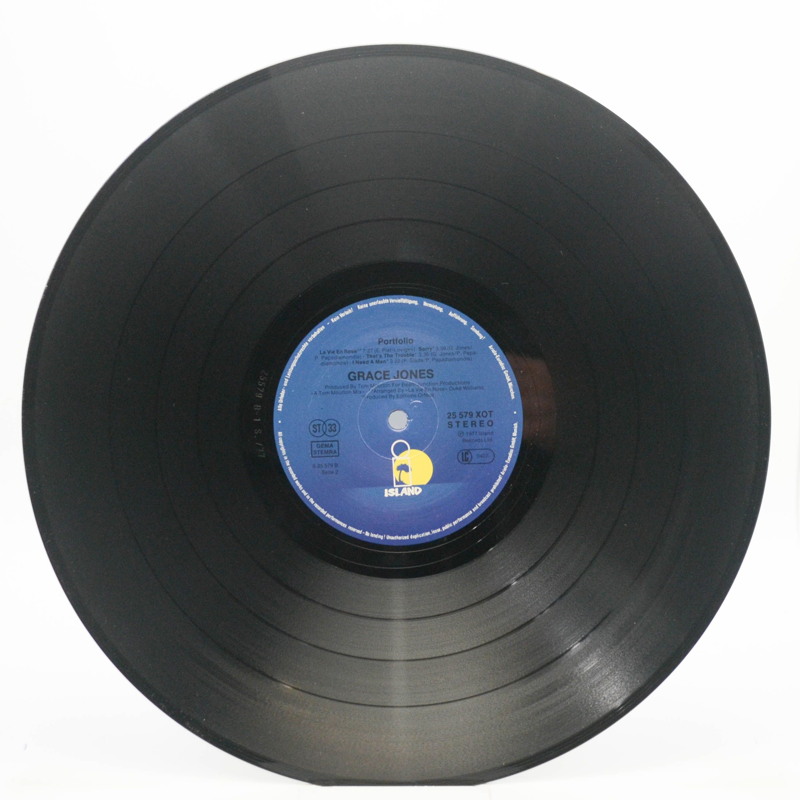 Grace Jones — Portfolio, 1977