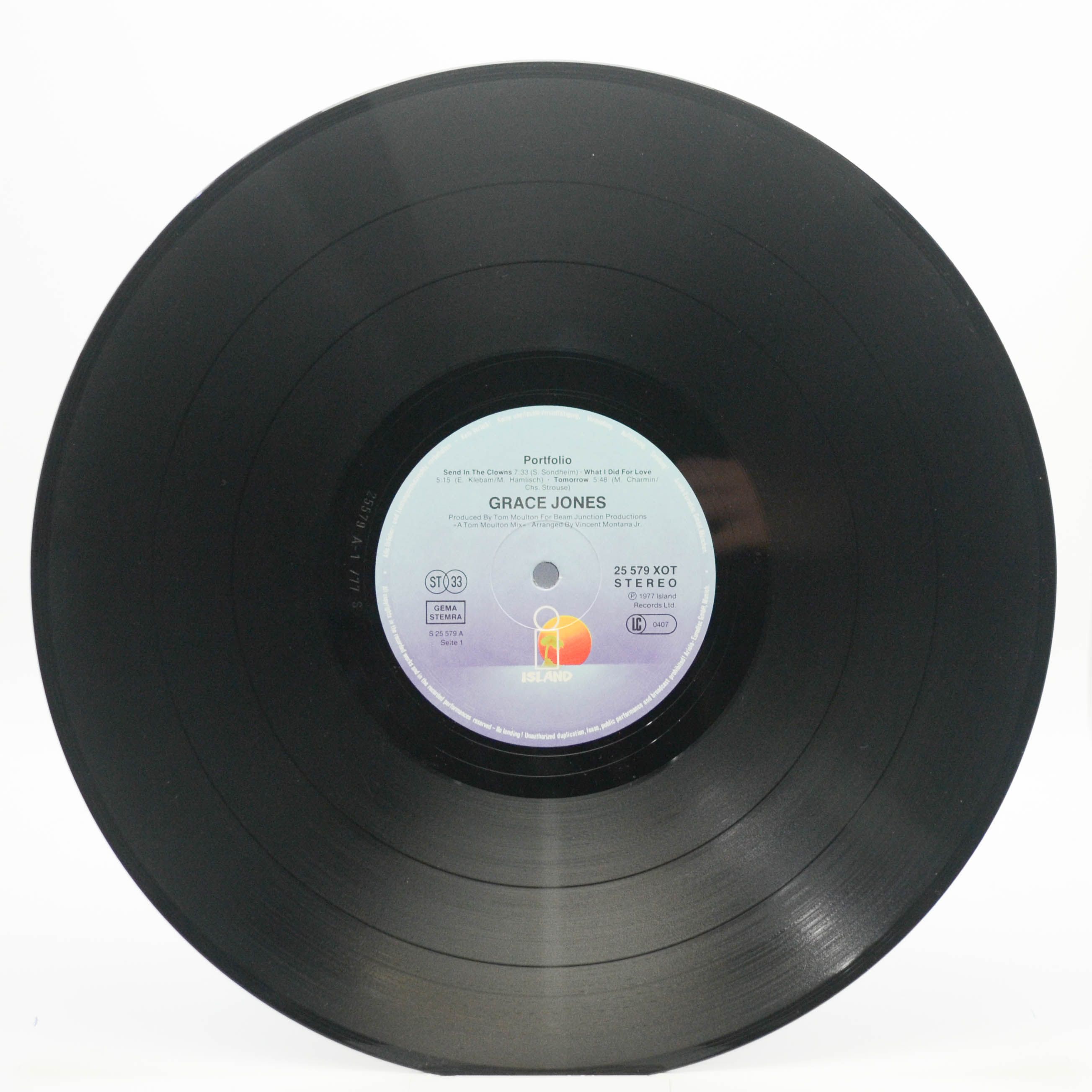 Grace Jones — Portfolio, 1977
