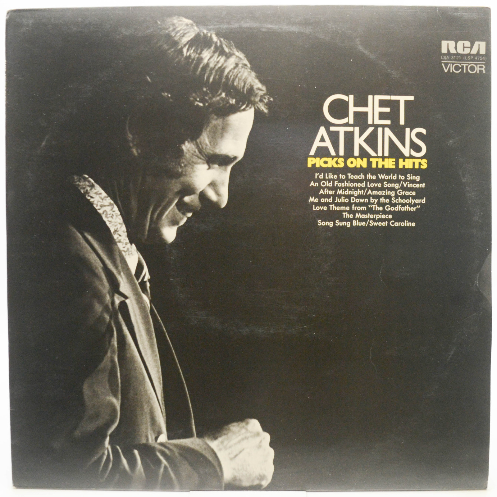 Chet Atkins — Picks On The Hits (UK), 1972