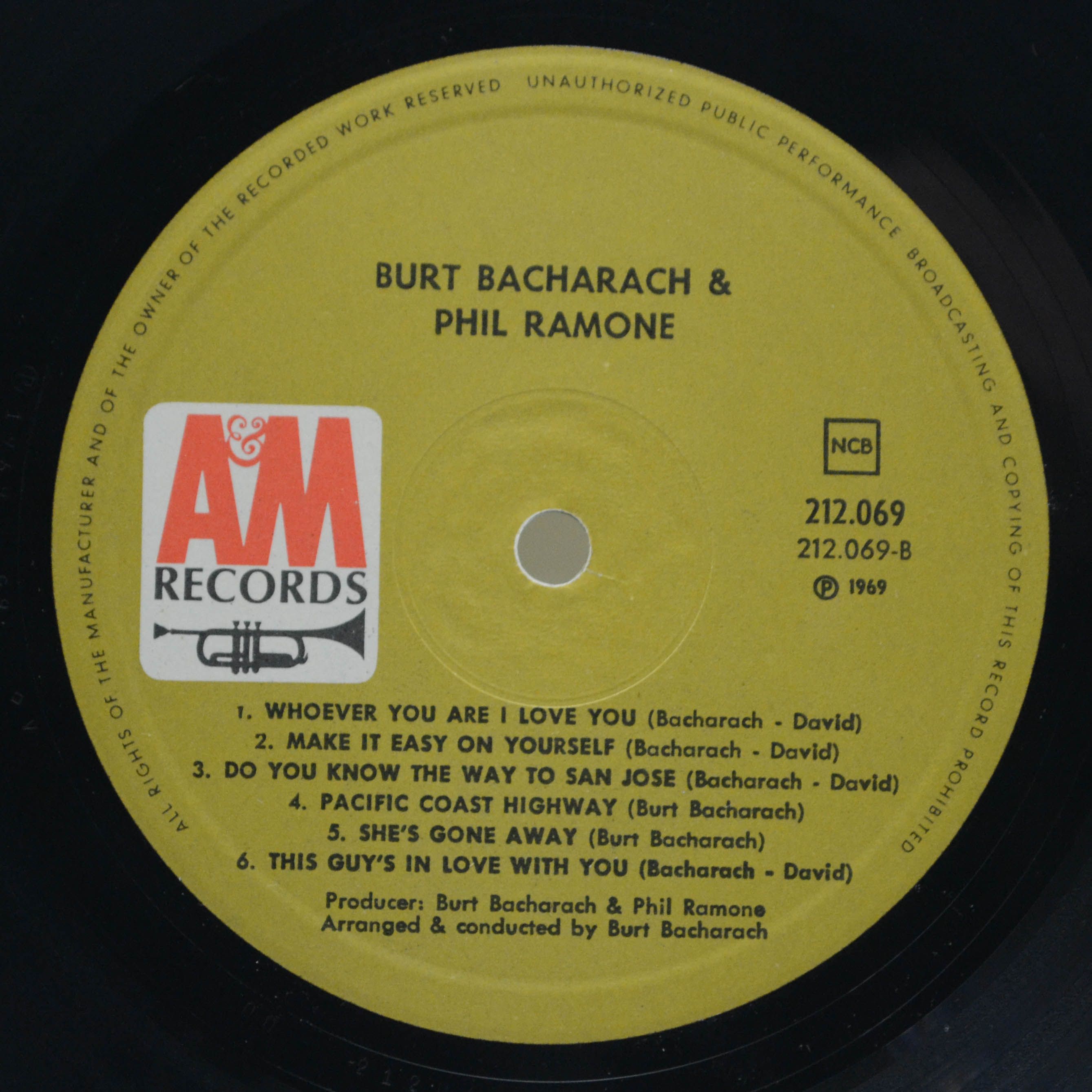 Виниловая пластинка Burt Bacharach — Make It Easy On Yourself, 1969